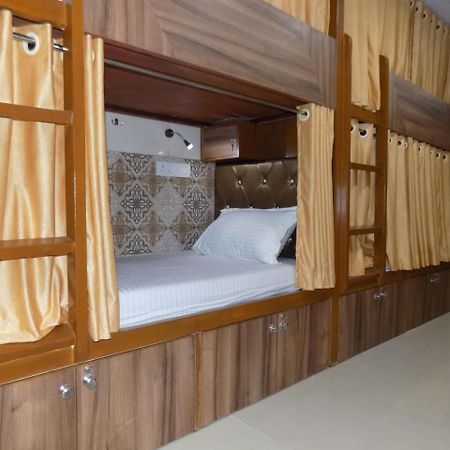 Metro Inn Dormitory Mumbai Exterior foto