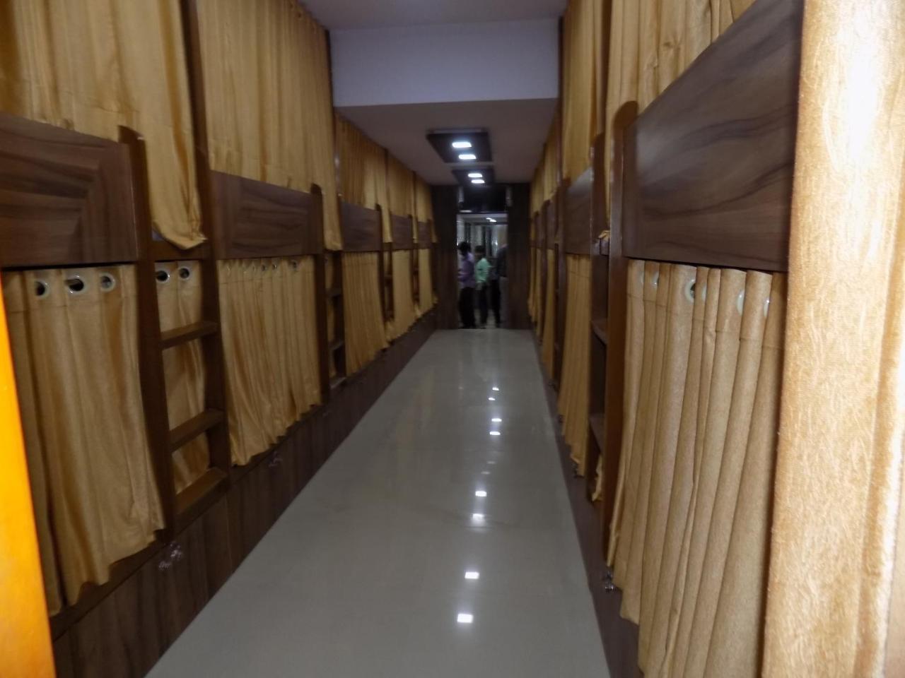 Metro Inn Dormitory Mumbai Exterior foto