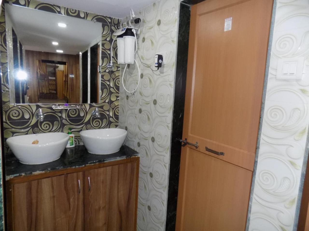 Metro Inn Dormitory Mumbai Exterior foto